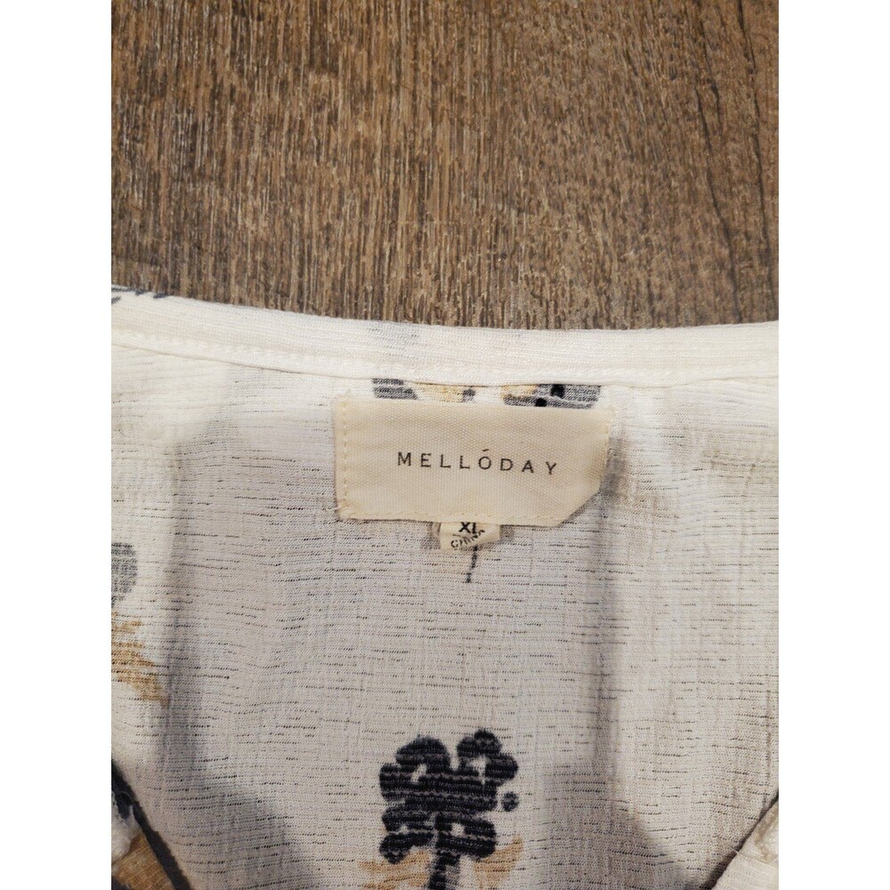 XL Floral Blouse - Picture 4 of 4